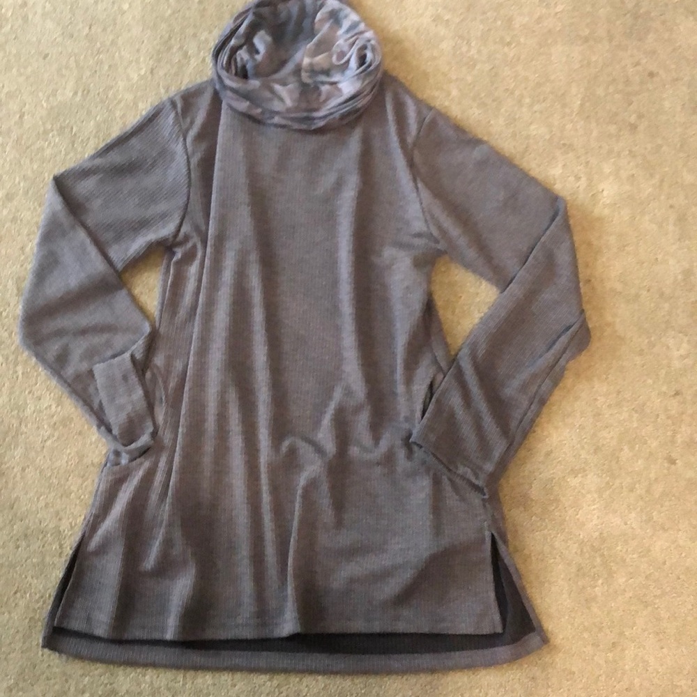Yak & Yeti tunic top
